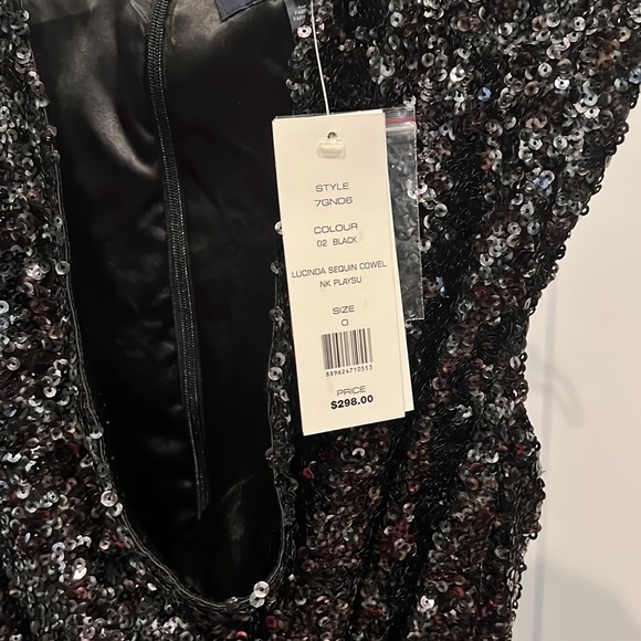 Brand New French Connection Sequin Romper, size 0, Black - Picture 2 of 4